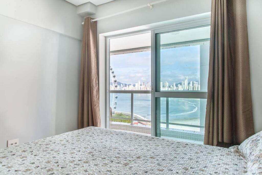 Vista Espetacular Da Roda Gigante Apartamento Balneário Camboriú